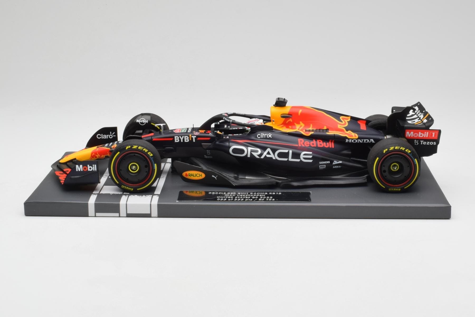 【新品未使用】最終値下げ MINICHAMPS REDBULL RB18 Minichamps Red Bull RB18 Verstappen US GP 2022 1:18