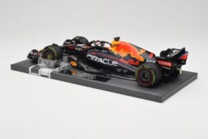 Red Bull RB18 #1 M. Verstappen Emilia Romagna GP 2022 Winner Minichamps 1:18 113220401 Resin - image 5 of 7