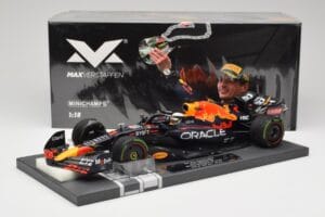Red Bull RB18 #1 M. Verstappen Emilia Romagna GP 2022 Winner Minichamps 1:18 113220401 Resin - image 7 of 7