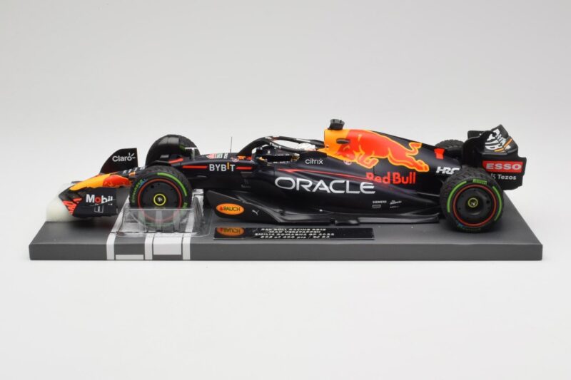 Minichamps Red Bull RB18 Verstappen Imola 2022 1:18