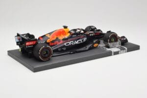 Red Bull RB18 #1 M. Verstappen Miami GP 2022 Winner Minichamps 1:18 113220301 Resin - image 3 of 7