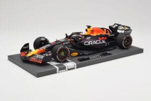 Red Bull RB19 Oracle #1 M. Verstappen Bahrain GP 2023 Winner Minichamps 1:18 113230201 Resin - image 2 of 7