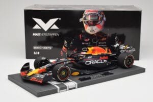 Red Bull RB19 Oracle #1 M. Verstappen Bahrain GP 2023 Winner Minichamps 1:18 113230201 Resin - image 7 of 7