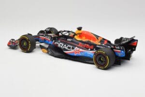 Red Bull RB19 #11 S. Perez Austin GP 2023 Minichamps 1:18 110231911 Diecast - image 5 of 6
