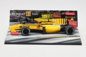 Renault R30 #11 R. Kubica Race Car 2010 Minichamps 1:43 403100081 Diecast