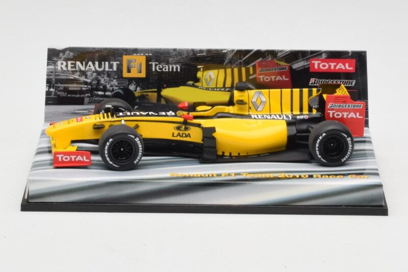 Renault R30 #11 R. Kubica Race Car 2010 Minichamps 1:43 403100081 Diecast