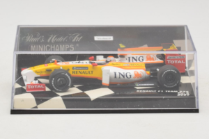 Renault R29 #8 N. Piquet Jr. F1 2009 Minichamps 1:43 400090008 Diecast - image 4 of 5