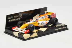 Renault R29 #8 N. Piquet Jr. Showcar F1 2009 Minichamps 1:43 400090078 Diecast - image 2 of 5