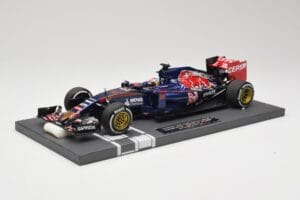 Scuderia Toro Rosso STR10 Renault #33 M. Verstappen Australian GP 2015 Minichamps 1:18 117150033 Resin - image 2 of 7