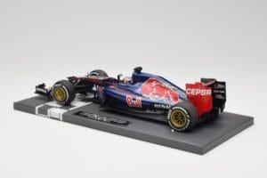 Scuderia Toro Rosso STR10 Renault #33 M. Verstappen Australian GP 2015 Minichamps 1:18 117150033 Resin - image 5 of 7