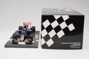 Scuderia Toro Rosso STR10 Renault #33 M. Verstappen Australian GP 2015 Minichamps 1:18 117150033 Resin - image 6 of 7