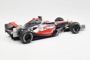 McLaren MP4-22 Mercedes #1 F. Alonso Showcar 2007 Minichamps 1:18 533071871 Diecast - image 2 of 6