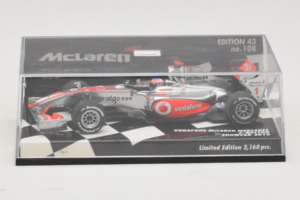 Vodafone McLaren Mercedes MP4-25 J. Button F1 Showcar 2010 Minichamps 1:43 530104371 Diecast - image 5 of 5
