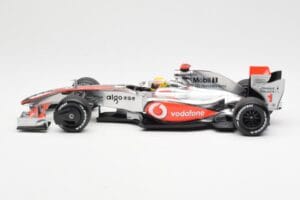 McLaren MP4-24 #1 L. Hamilton 2009 Dealer Edition Minichamps 1:18 503091801 Diecast - image 3 of 6