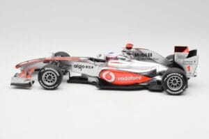 McLaren MP4-25 Vodafone #1 J. Button F1 2010 Minichamps 1:18 530101871-R1 Diecast - image 3 of 7