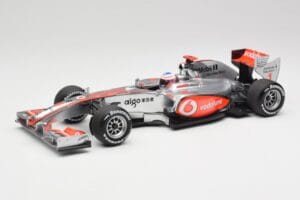 McLaren MP4-25 Vodafone #1 J. Button F1 2010 Minichamps 1:18 530101871-R1 Diecast