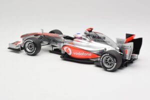 McLaren MP4-25 Vodafone #1 J. Button F1 2010 Minichamps 1:18 530101871-R1 Diecast - image 5 of 7