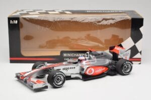 McLaren MP4-25 Vodafone #1 J. Button F1 2010 Minichamps 1:18 530101871-R1 Diecast - image 7 of 7