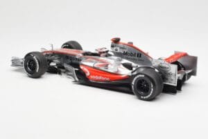 McLaren MP4-22 Mercedes #1 F. Alonso Presentation Valencia 2007 Minichamps 1:18 538071871 Diecast - image 5 of 6