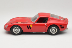 Ferrari 250 GTO Red Bburago 1:18 B003 Diecast - image 4 of 8