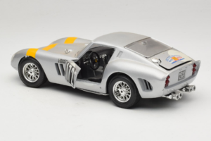 Ferrari 250 GTO #172 Tour de France 1964 Bburago 1:18 7011 Diecast - image 5 of 8