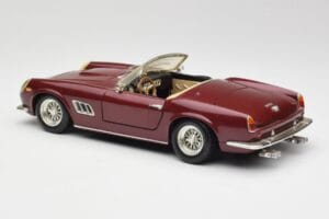 Ferrari 250 GT California Red Hot Wheels 1:18 3401158 Diecast - image 7 of 8