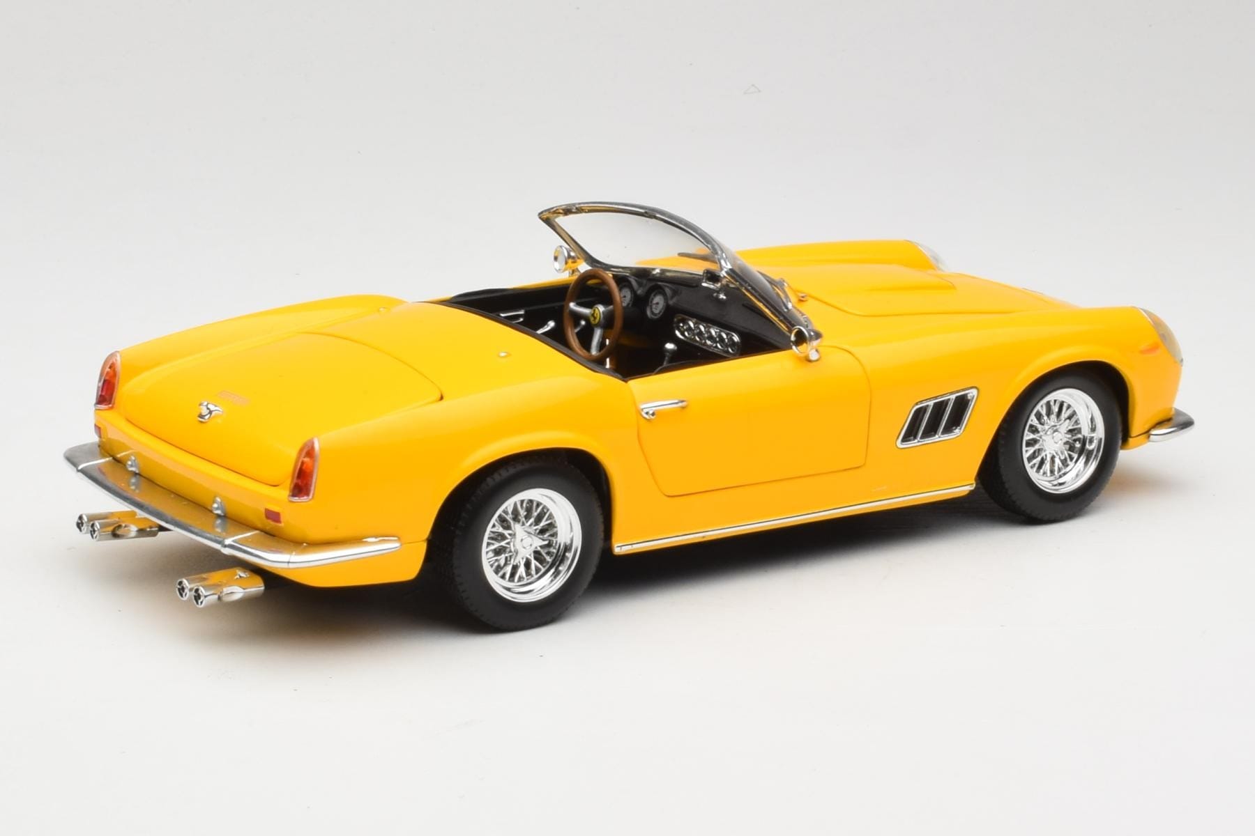 Hot Wheels Ferrari 250 GT California Yellow 1:18