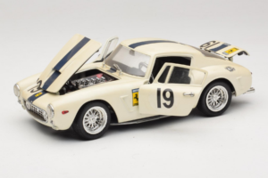 Ferrari 250 GT SWB Berlinette #19 Tour de France Automobile 1961 Eagles Race 1:18 6500 Diecast - image 2 of 8
