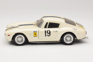 Ferrari 250 GT SWB Berlinette #19 Tour de France Automobile 1961 Eagles Race 1:18 6500 Diecast - image 4 of 8