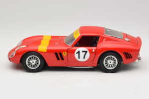 Ferrari 250 GTO #17 Bburago Sammlerborse Red Bburago 1:18 3007-P1 Diecast - image 4 of 8