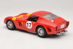 Ferrari 250 GTO #17 Bburago Sammlerborse Red Bburago 1:18 3007-P1 Diecast - image 7 of 8