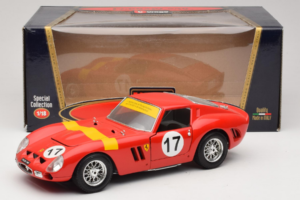 Ferrari 250 GTO #17 Bburago Sammlerborse Red Bburago 1:18 3007-P1 Diecast - image 8 of 8