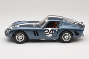 Ferrari 250 GTO #24 Blue White Stripe 1962 Bburago 1:18 3011-B2 Diecast - image 4 of 8