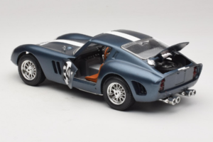 Ferrari 250 GTO #24 Blue White Stripe 1962 Bburago 1:18 3011-B2 Diecast - image 5 of 8
