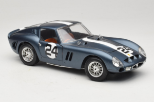 Ferrari 250 GTO #24 Blue White Stripe 1962 Bburago 1:18 3011-B2 Diecast - image 6 of 8