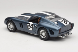 Ferrari 250 GTO #24 Blue White Stripe 1962 Bburago 1:18 3011-B2 Diecast - image 7 of 8