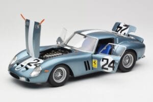 Ferrari 250 GTO #24 P. Rodriguez 12 Hours of Sebring GT3.0 Winner 1962 Kyosho 1:18 08438D Diecast - image 2 of 8