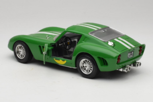 Ferrari 250 GTO #26 Green White Stripes 1962 Bburago 1:18 3011-G3 Diecast - image 5 of 8