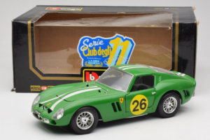 Ferrari 250 GTO #26 Green White Stripes 1962 Bburago 1:18 3011-G3 Diecast - image 8 of 8