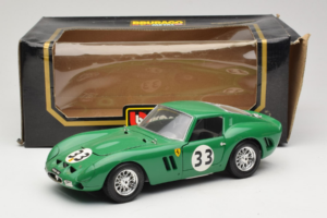 Ferrari 250 GTO #33 Green Bburago 1:18 3011-G1 Diecast - image 8 of 8