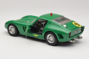 Ferrari 250 GTO #35 Green 1962 Bburago 1:18 3011-G2 Diecast - image 5 of 8
