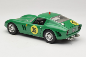 Ferrari 250 GTO #35 Green 1962 Bburago 1:18 3011-G2 Diecast - image 7 of 8