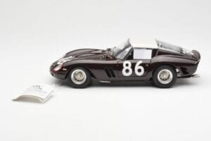 Ferrari 250 GTO #86 Targa Florio 1962 CMC 1:18 M-156 Diecast - image 3 of 6