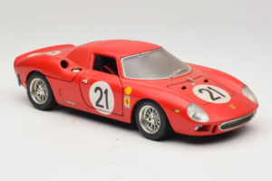 Ferrari 250 LM #21 M. Gregory / J. Rindt 24 Hours of Le Mans 1965 Bburago 1:18 3033-P2 Diecast - image 6 of 8