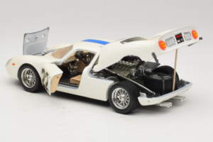 Ferrari 250 LM #22 White 1965 Bburago 1:18 3333-W1 Diecast - image 5 of 8