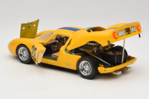 Ferrari 250 LM #22 Yellow 1965 Bburago 1:18 3333-Y1 Diecast - image 5 of 8