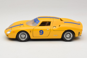 Ferrari 250 LM #9 Yellow 1965 Bburago 1:18 3033-Y1 Diecast - image 4 of 8
