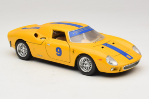 Ferrari 250 LM #9 Yellow 1965 Bburago 1:18 3033-Y1 Diecast - image 6 of 8