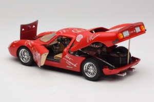 Ferrari 250 LM Red White Essen Autographs Limited Edition Bburago 1:18 3033-P4 Diecast - image 5 of 8