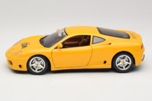 Ferrari 360 Modena 25 Jahre FMC Yellow Bburago 1:18 3358-Y1 Diecast - image 4 of 8